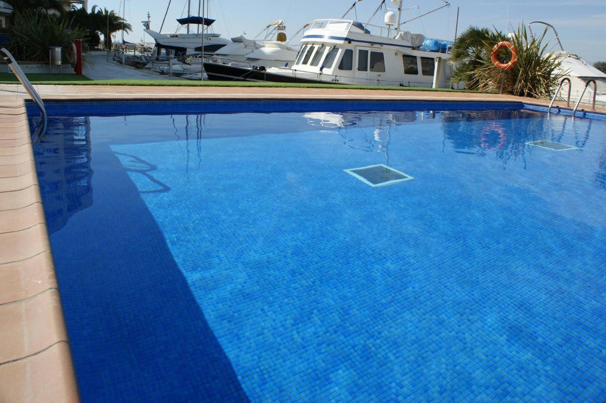 Precioso Piso Con Vista Al Canal Y Piscina En Roses Av-69 المظهر الخارجي الصورة