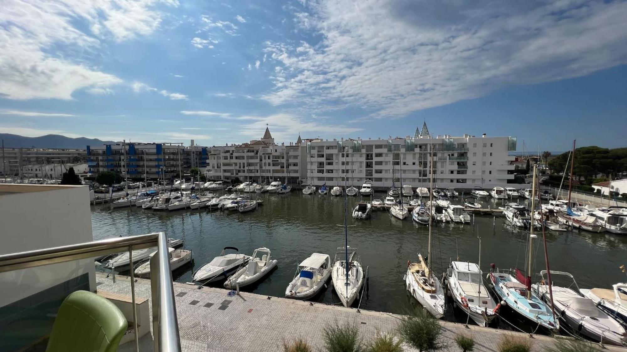 Precioso Piso Con Vista Al Canal Y Piscina En Roses Av-69 المظهر الخارجي الصورة